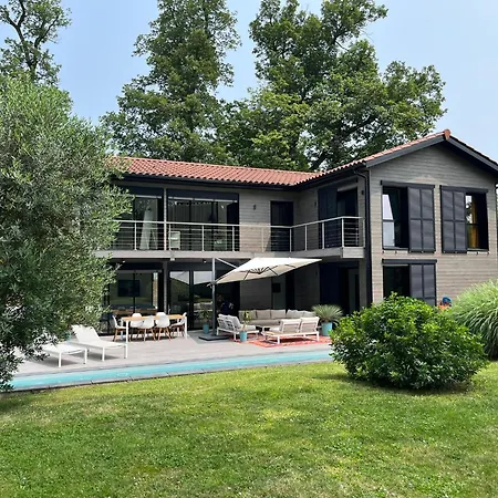 Piscine A Proximite De Lyon Villa Chaponost
