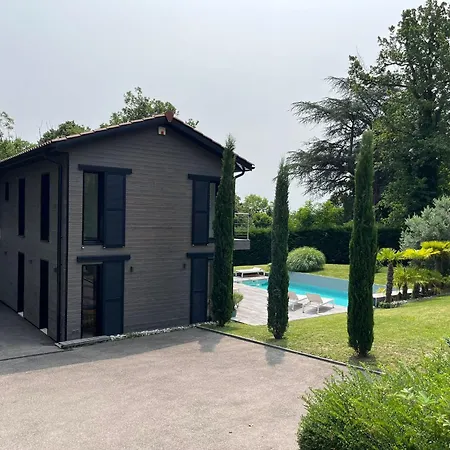 Villa Piscine A Proximite De Lyon Chaponost