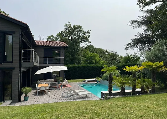 Villa Piscine A Proximite De Lyon