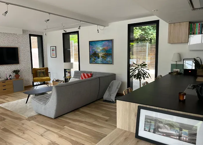 Villa Piscine A Proximite De Lyon